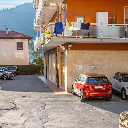 Host4u - Luminoso E Comodo A Piedi Dal Centro E Stazione Di Imperia, Parcheggio Condominiale - Foeste Apartamento