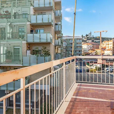 Апартаменты Host4u - Luminoso E Comodo A Piedi Dal Centro E Stazione Di Imperia, Parcheggio Condominiale - Foeste Империя