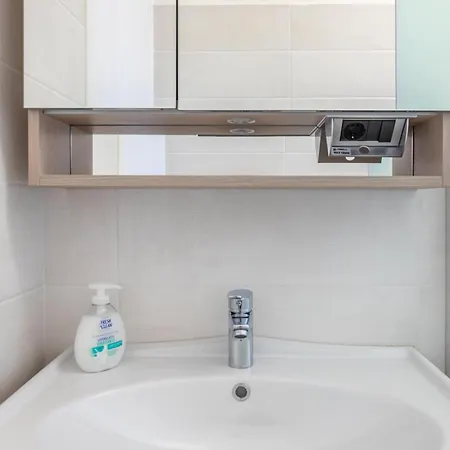 Host4u - Luminoso E Comodo A Piedi Dal Centro E Stazione Di Imperia, Parcheggio Condominiale - Foeste Apartman Imperia