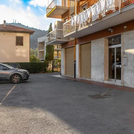 Host4u - Luminoso E Comodo A Piedi Dal Centro E Stazione Di Imperia, Parcheggio Condominiale - Foeste *