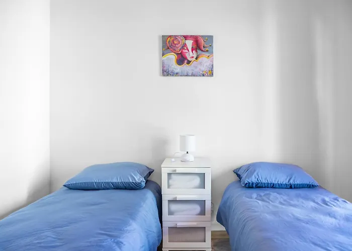 Host4u - Luminoso E Comodo A Piedi Dal Centro E Stazione Di Imperia, Parcheggio Condominiale - Foeste Апартаменты