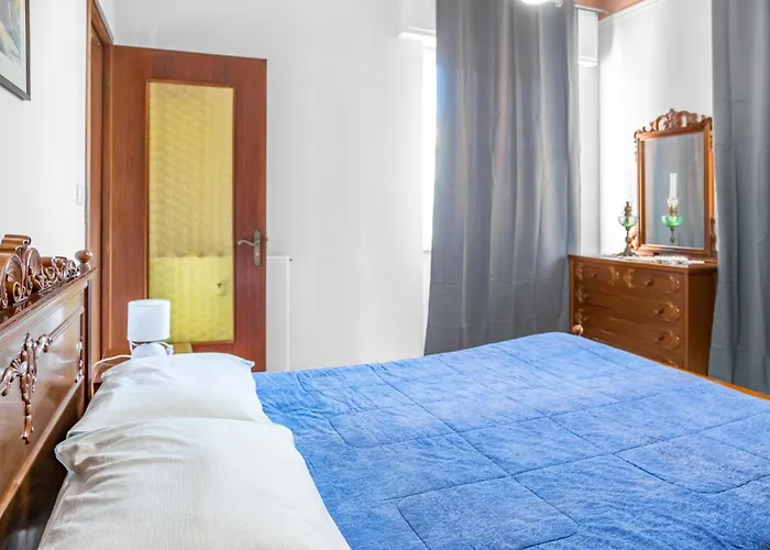 Host4u - Luminoso E Comodo A Piedi Dal Centro E Stazione Di Imperia, Parcheggio Condominiale - Foeste Империя