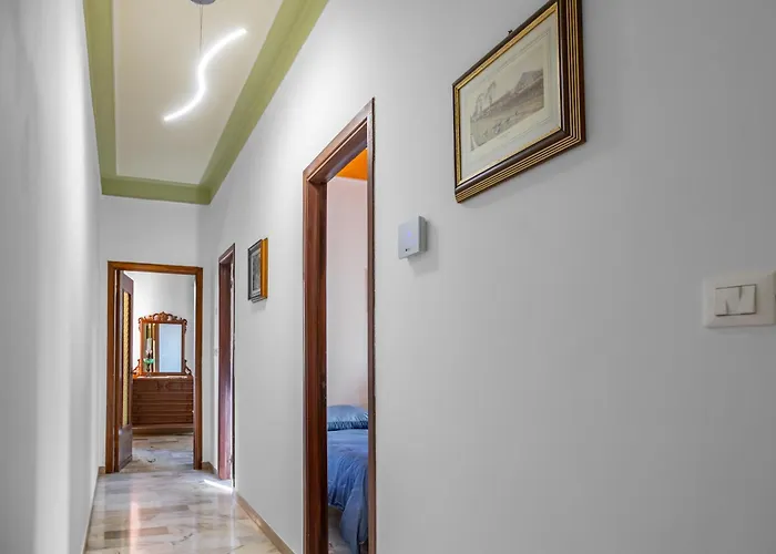 Host4u - Luminoso E Comodo A Piedi Dal Centro E Stazione Di Imperia, Parcheggio Condominiale - Foeste Apartamento *