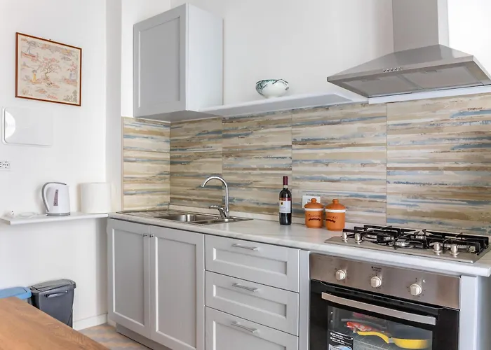 Апартаменты Host4u - Luminoso E Comodo A Piedi Dal Centro E Stazione Di Imperia, Parcheggio Condominiale - Foeste *