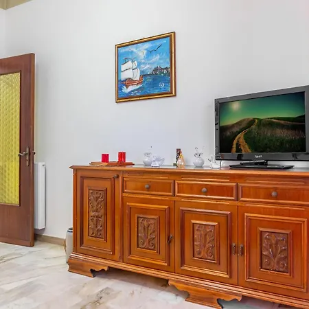 Host4u - Luminoso E Comodo A Piedi Dal Centro E Stazione Di Imperia, Parcheggio Condominiale - Foeste Apartament