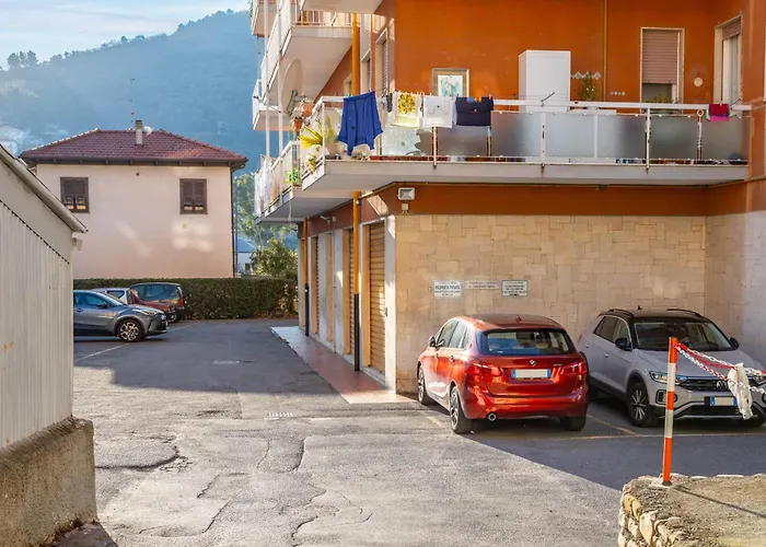 Host4u - Luminoso E Comodo A Piedi Dal Centro E Stazione Di Imperia, Parcheggio Condominiale - Foeste Lägenhet