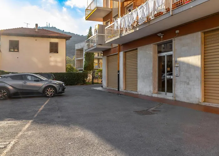 Host4u - Luminoso E Comodo A Piedi Dal Centro E Stazione Di Imperia, Parcheggio Condominiale - Foeste *